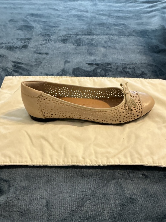 Clarks | Shoes | Clarks Nude Lasercut Bow Flats | Poshmark